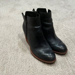 Kork Ease Chandra Bootie sz 8